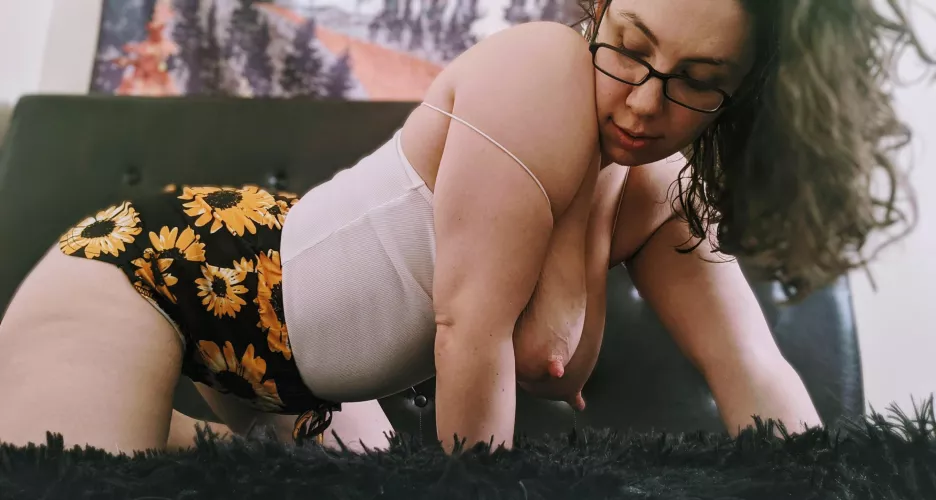 Wanna hang out with me 😜