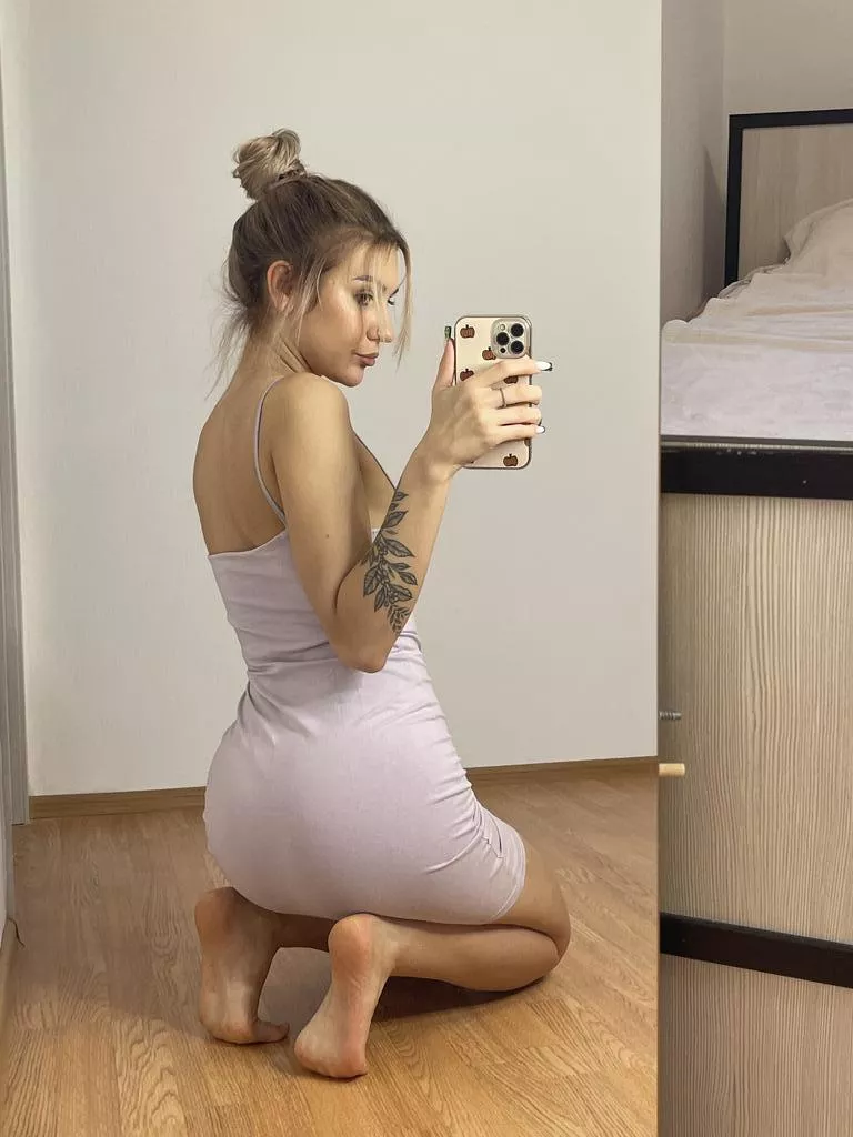 what happens in the hotel rooom... stays in the hotel room right