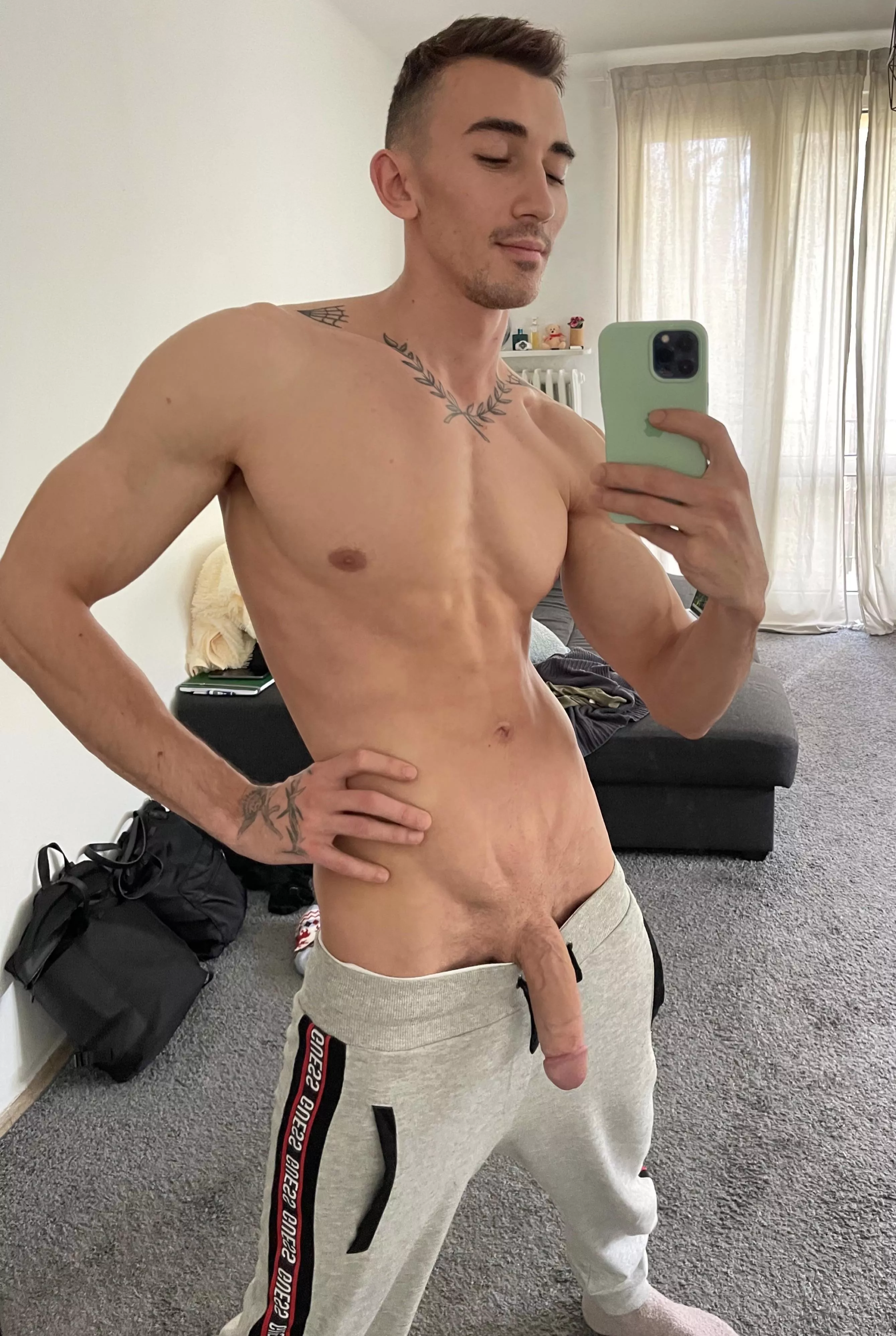 Who wants to go for a ride😜