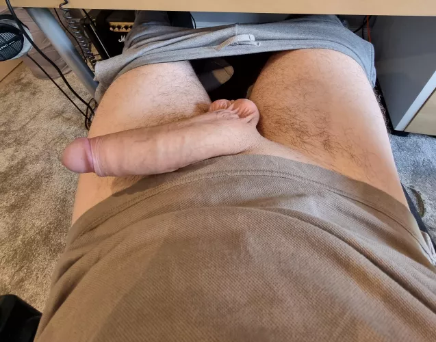 who wants to stroke my BWC?