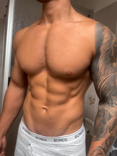 WHOS TRAINING TODAY? [m]