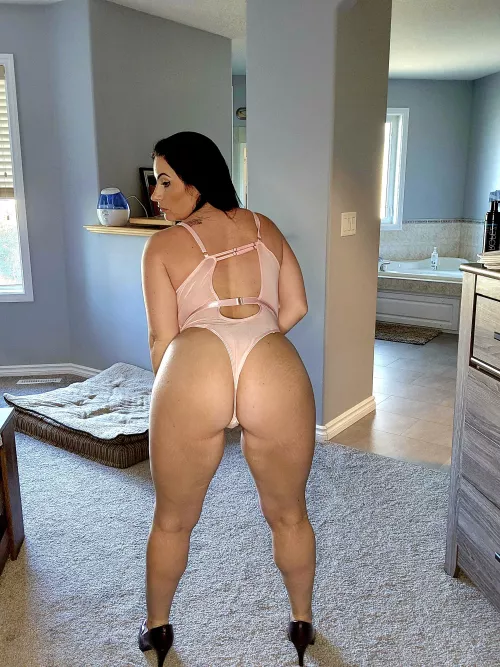 Wouldn't mind a good spanking 😋