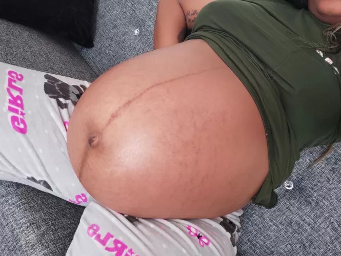 33 weeks pregnant, I'm so hot