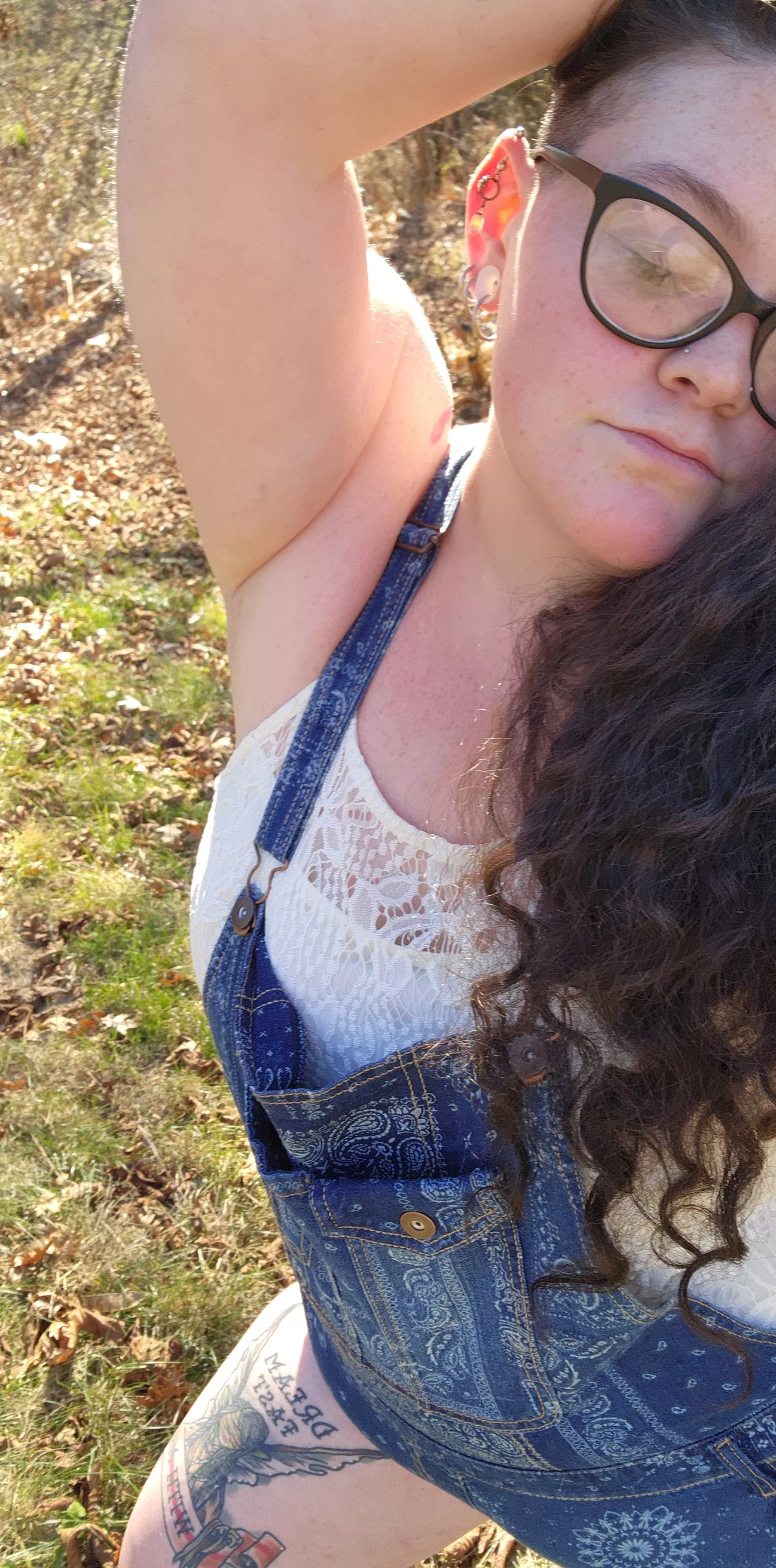 360 undercut with hair 2 inches from my ass 🤙natural curls, only got shampoo and some argon oil to help reduce build up from conditioners I'll just skip it now and then really made a difference for me