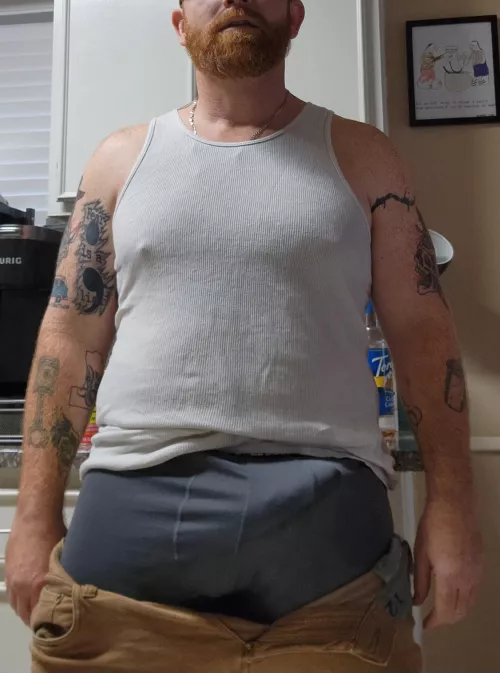 [42] Cum help daddy in the kitchen.