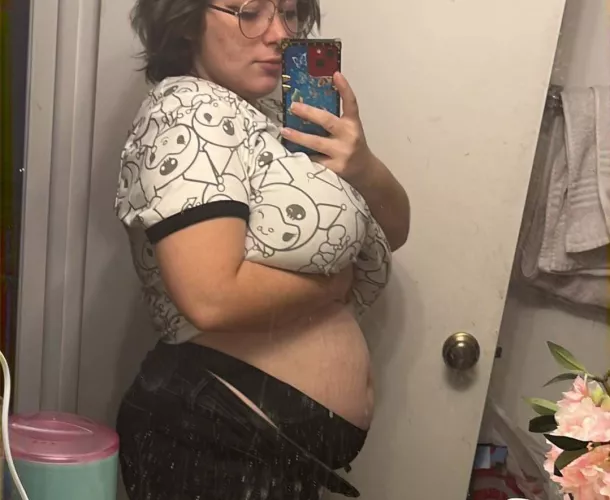 Almost 8 weeks and I’m definitely showing! We’ll see how many there is tomorrow 👀