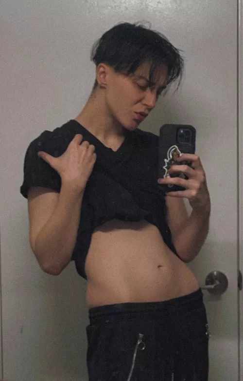 Am I your type? be honest 🖤