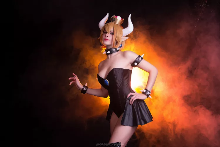 Bowsette from Super Mario Cosplay by Yunakairi