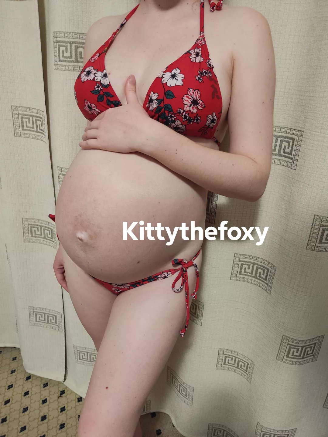 Come and rub my swollen belly