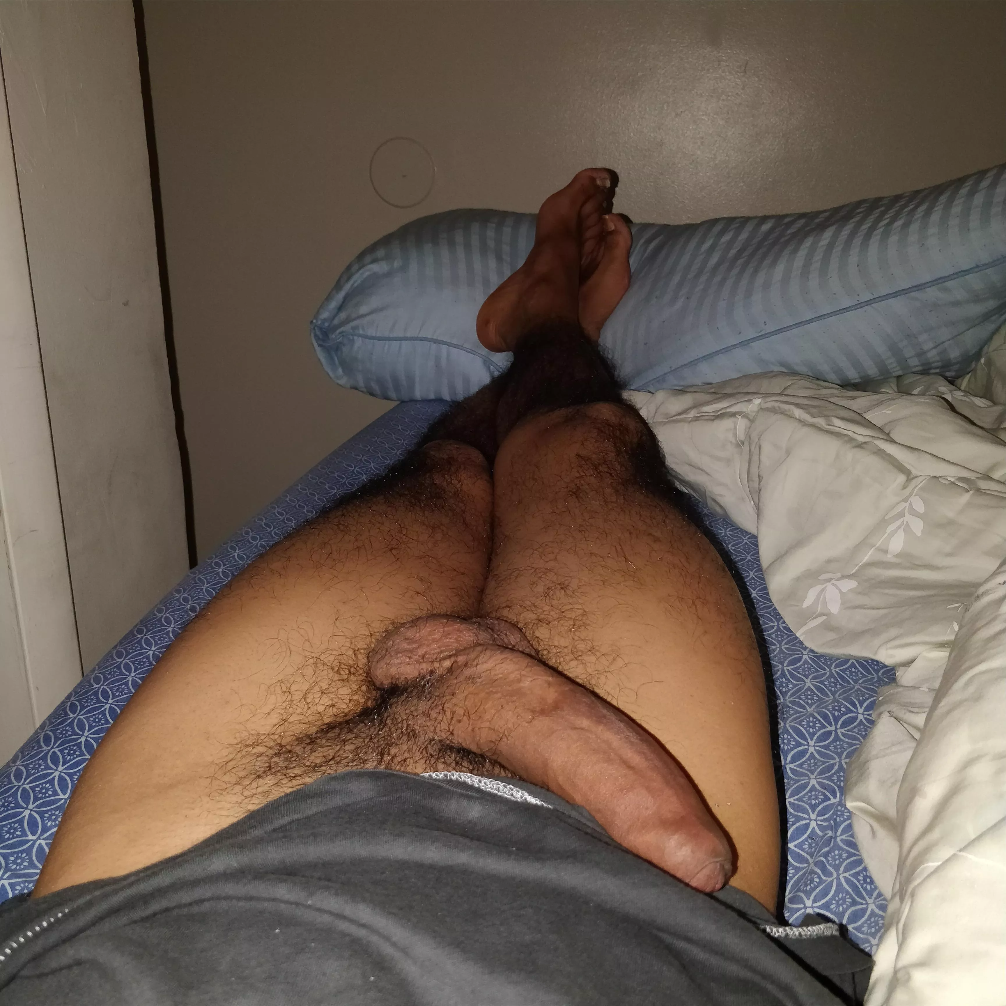 Come open up my hood.