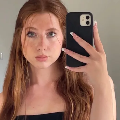 DM me with a cock/ cum ttib and get her pics