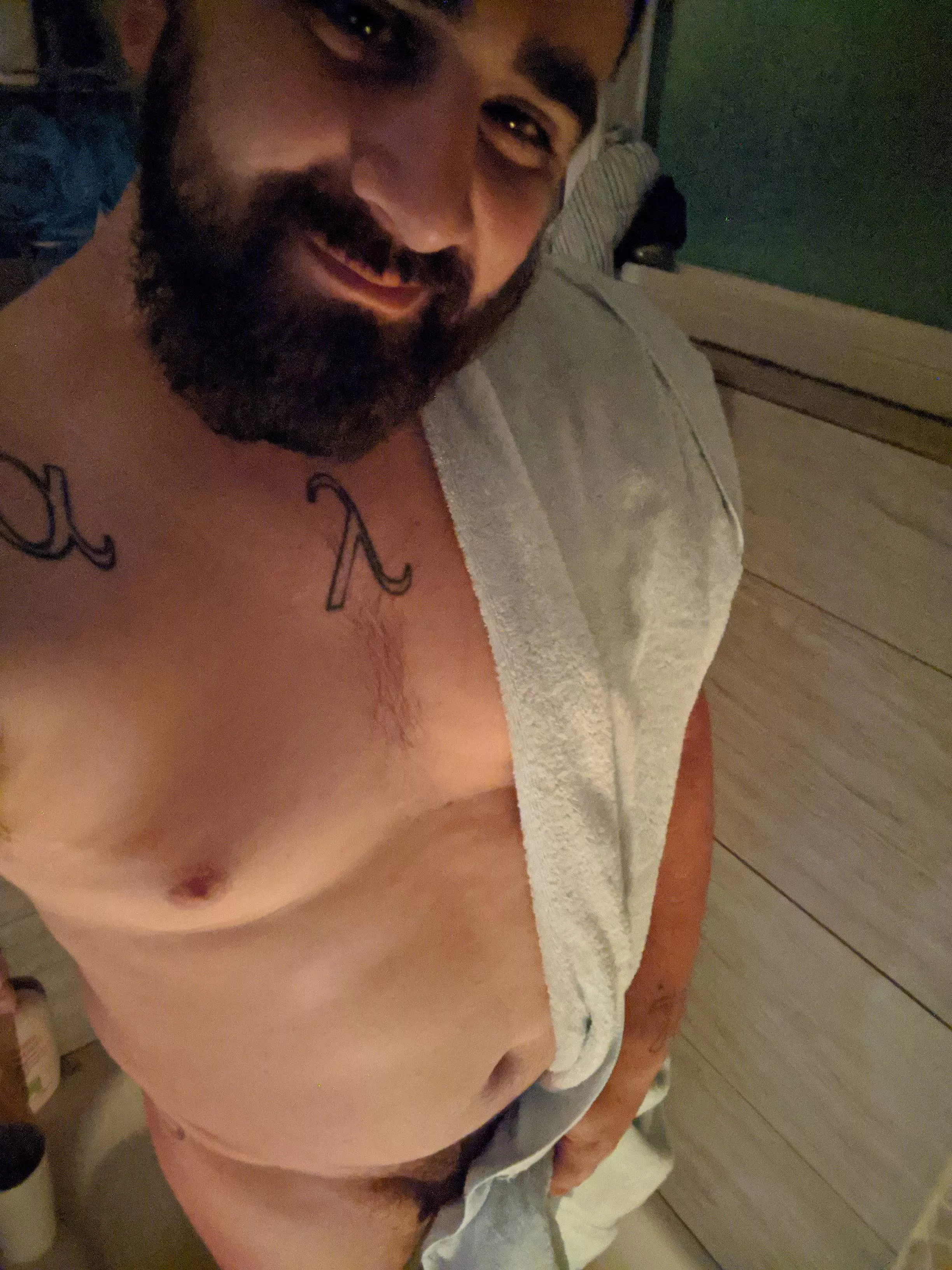 Do I count as a bear if I'm all smoothlike? Wish I was furry 😤