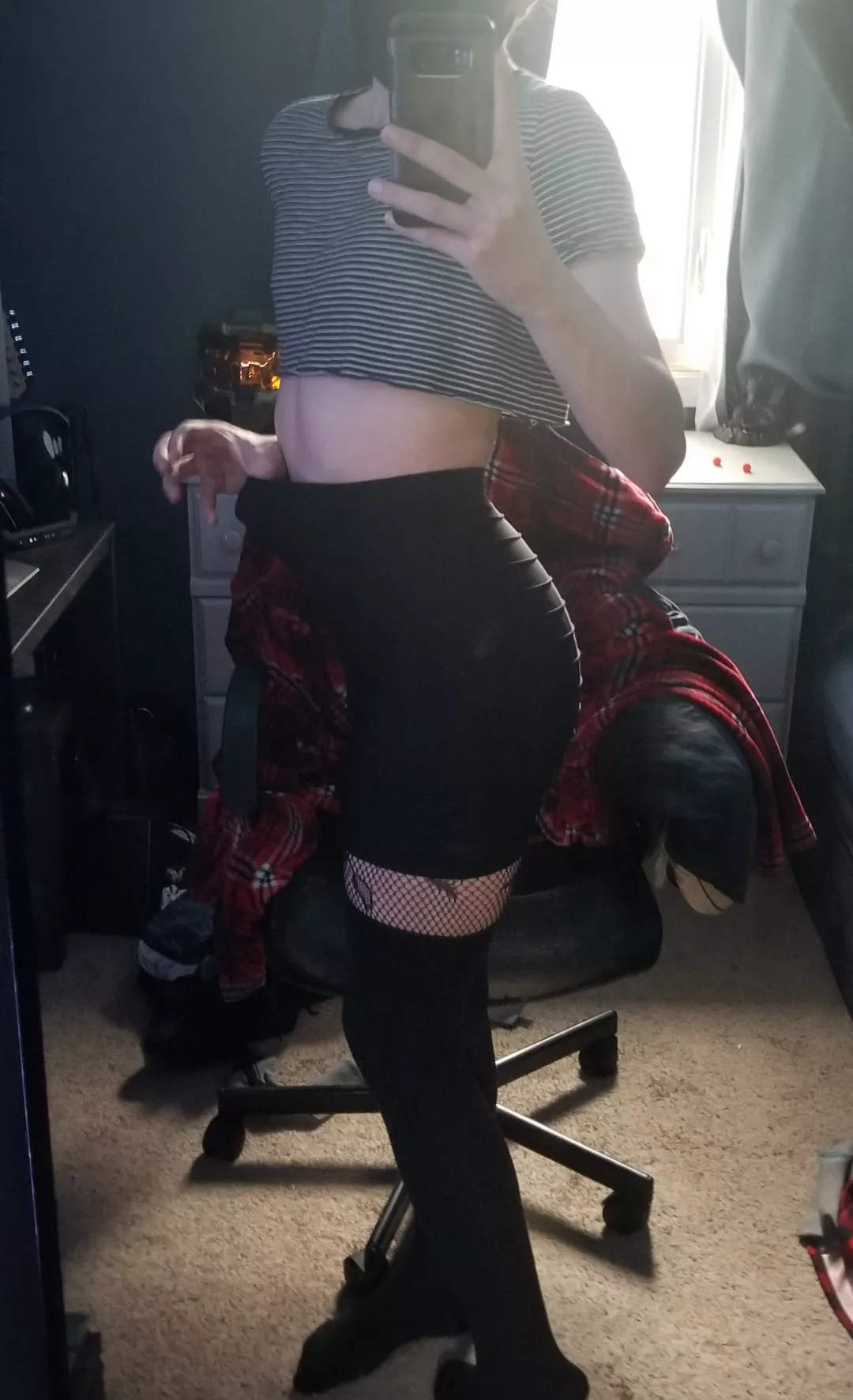 Do we like the side view? I look so skinny from this angle, It's crazy.