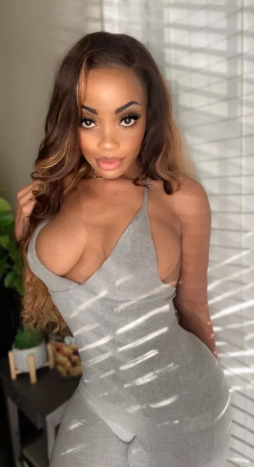 Eye contact is my favvv