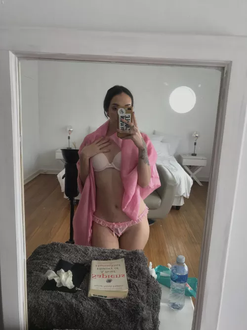 [f] Do you like the pink set? X