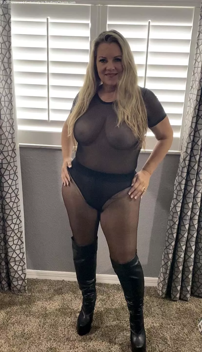 (F)50 feeling sexy and sassy today. Come and ride this ass