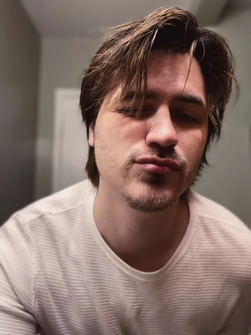 Getting lots of blonde scruff 🦁