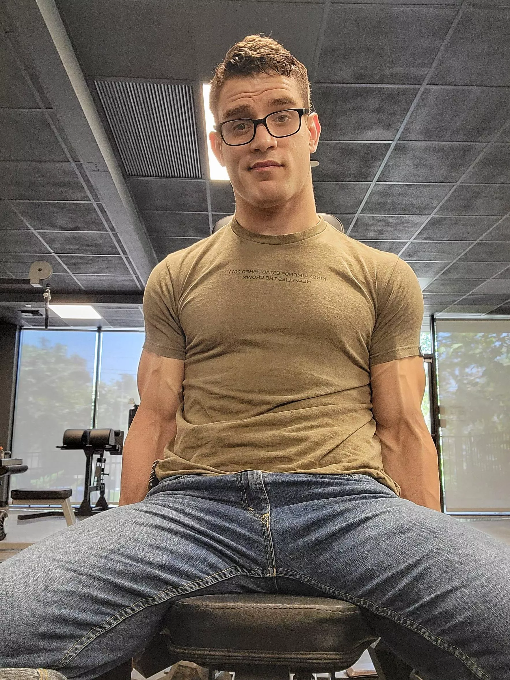 Getting my workout AND without selfie in early today. Lol