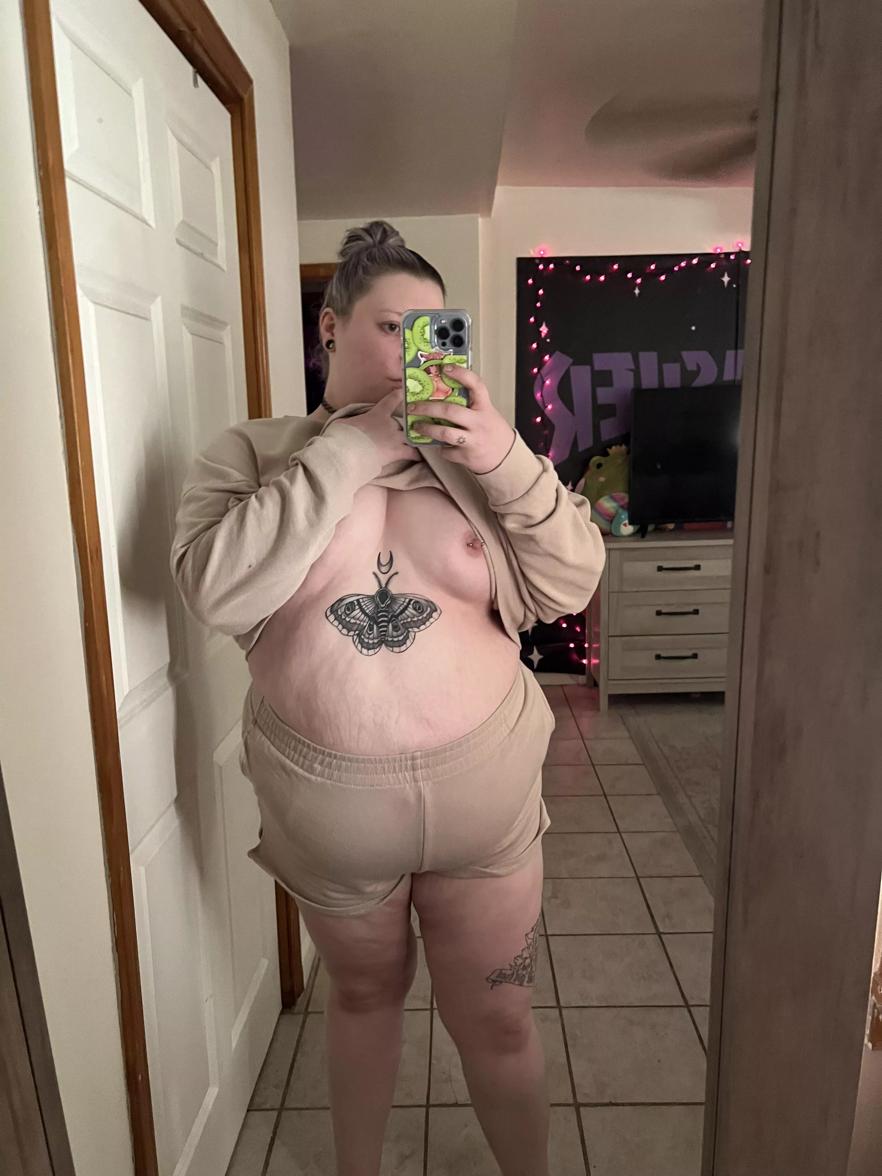 goodnight texts may include.. 🌙