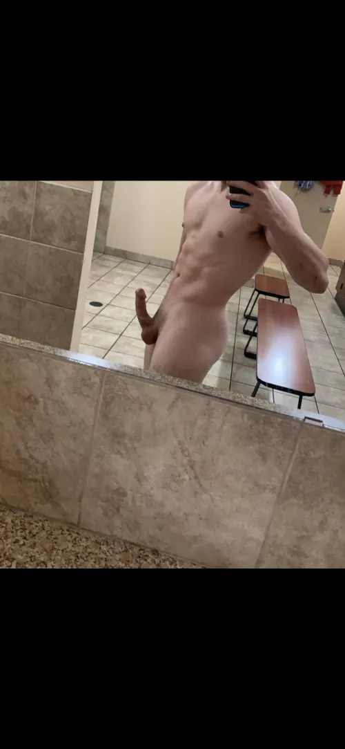 Got hard in the locker room 😆