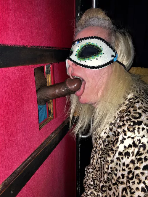 Had a Great Time W Hubby At Fantasyland In Tampa Last Night. Super Nice Sized Crowd and I Was SO Busy I Left a Little Bit Cum Drunk TBH. Lotsa Yummy BBC For Me To Play With Too ;)
