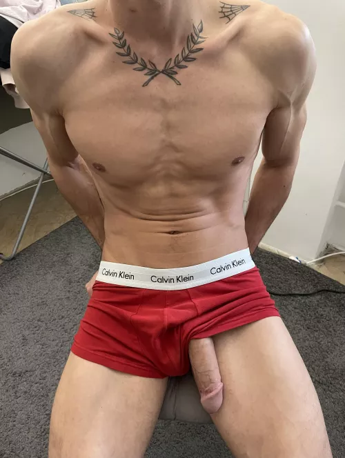 He wants to be free😀