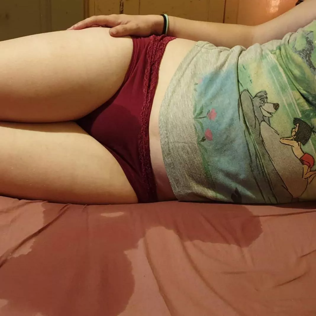I couldn't be bothered to get out of bed to pee, so I just wet the bed. I hope you don't mind 🥺❤