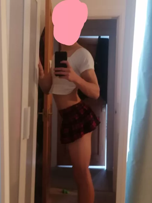 I look tall but I'm 5'3 😭