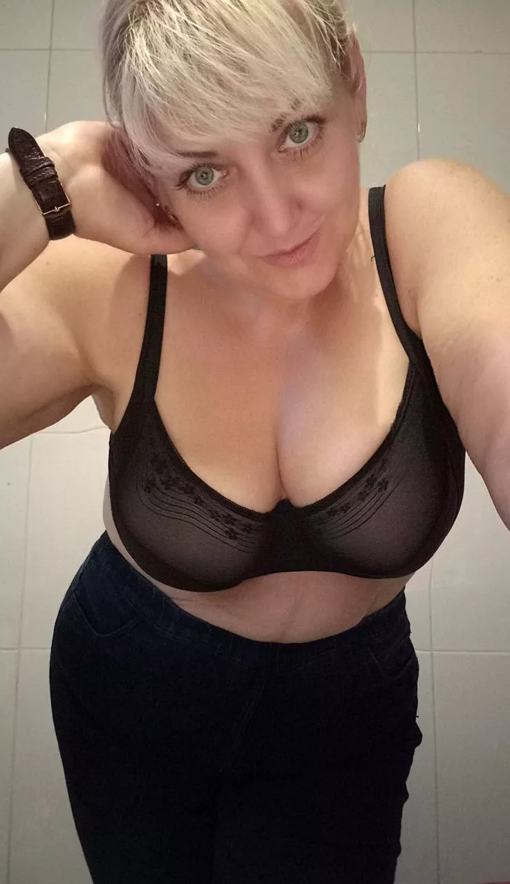 I need an older man to satisfy me