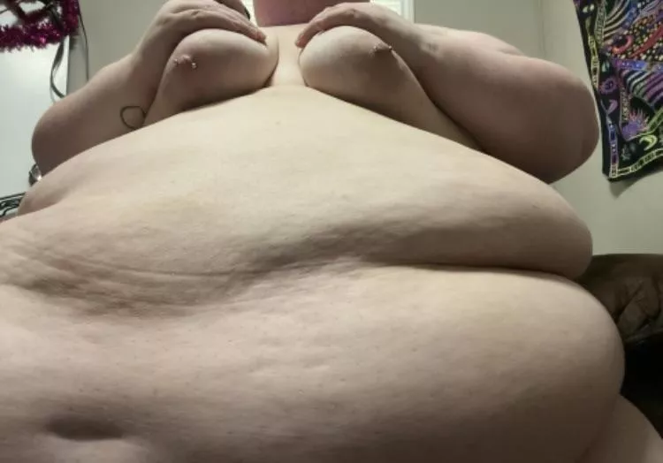 I need to take more pics and feel good about myself 😅