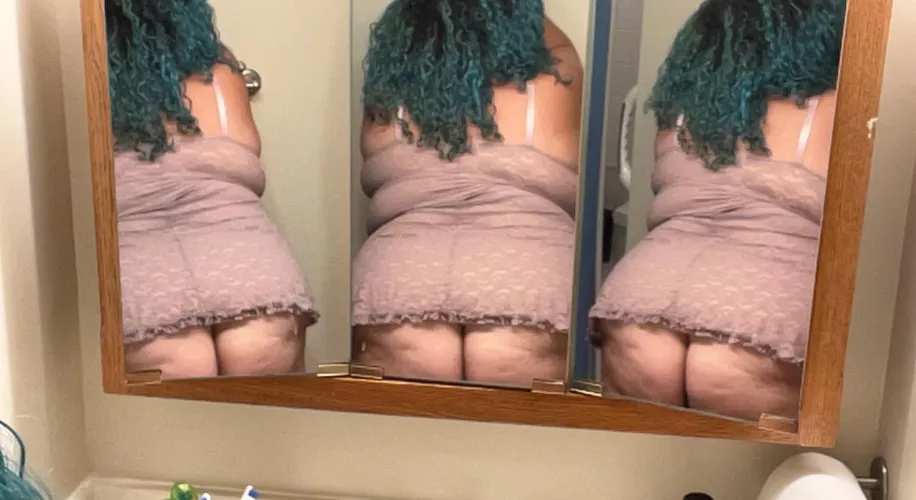 I think my nightie is a liiiiittle too short…thoughts?