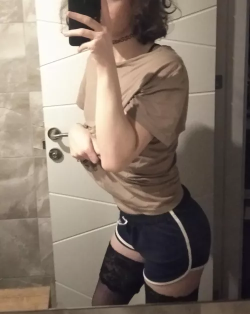 if u tell me its plump ill h-hold ur hand :3