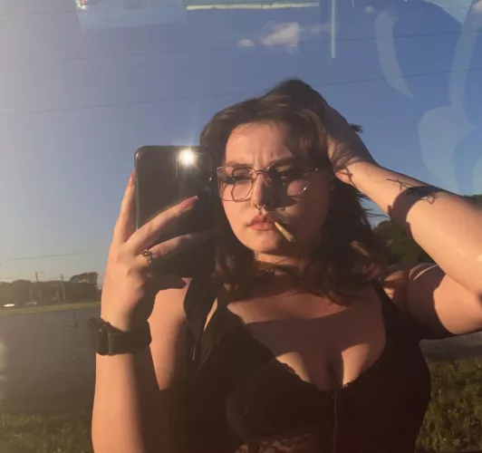 I’ll smoke you out while you eat me out🥰💦