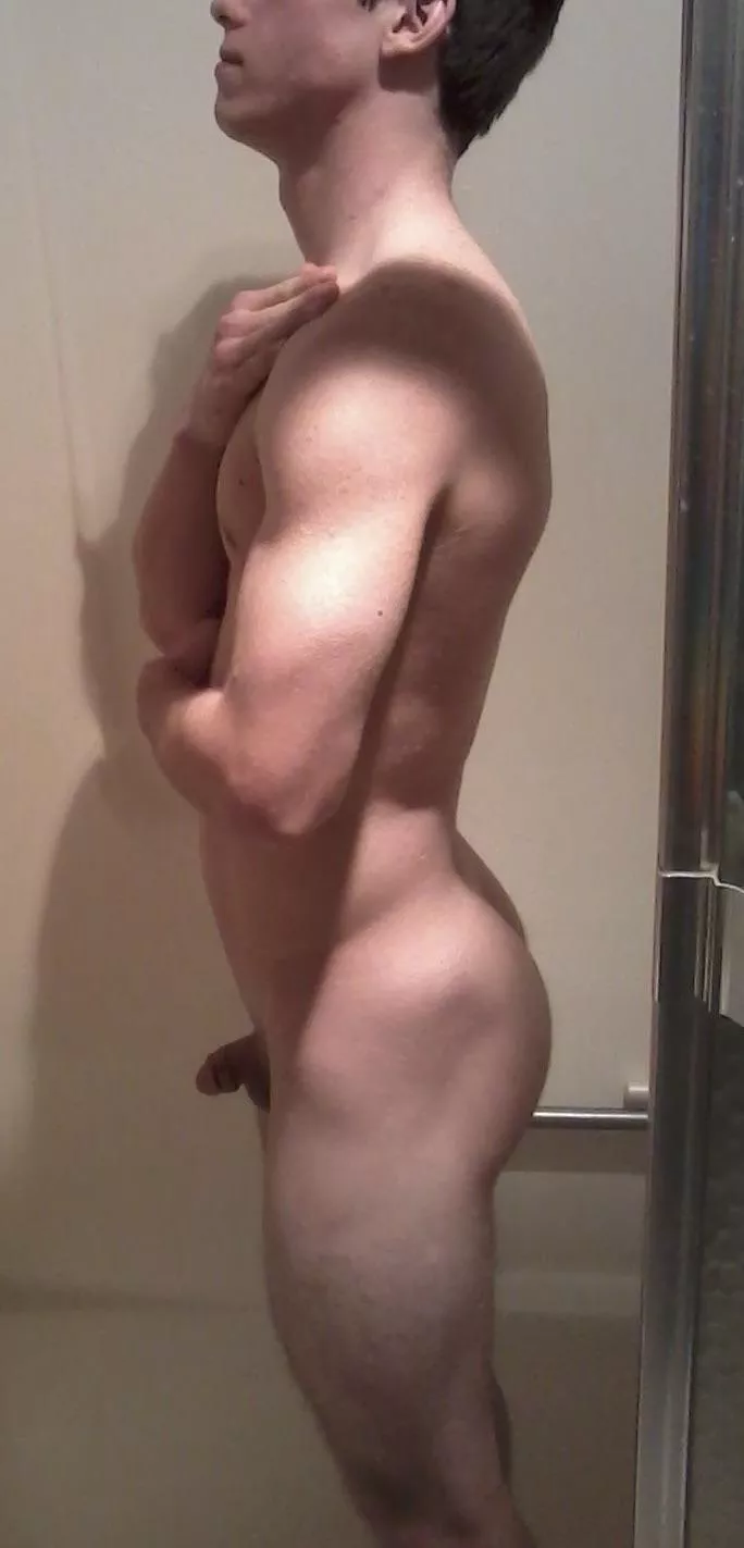 I’m 23 and I’m still a virgin because I hate my small cock, even though I’d probably be a bottom anyway, and guys tell me I’m too short because I’m only 1.70m tall. Just looking for opinions…