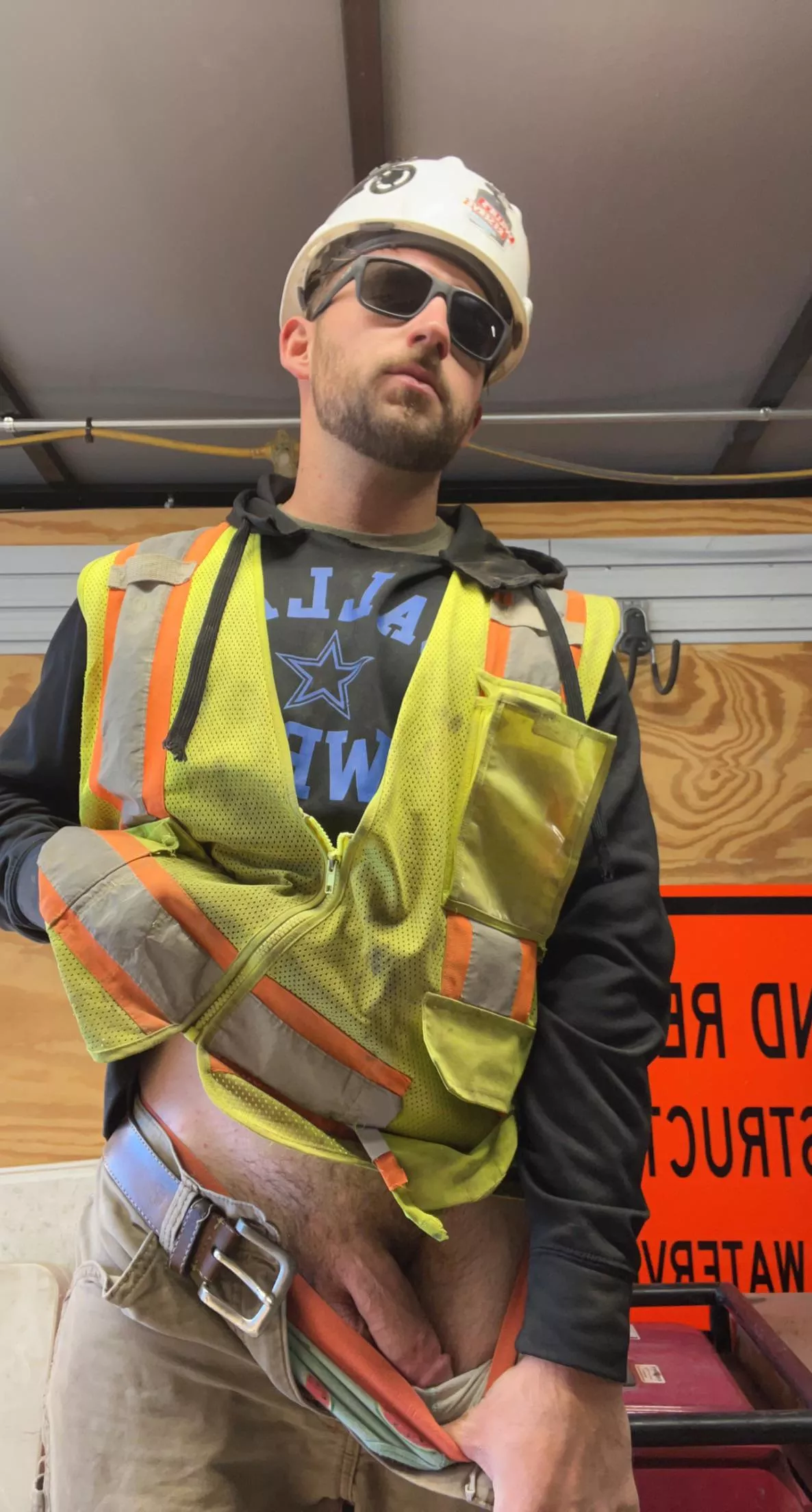 It’s slow at work today. Keep me entertained