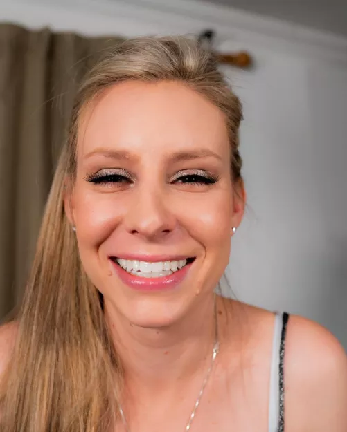 Just wanted to say Happy Wednesday to all you Milf lovers!