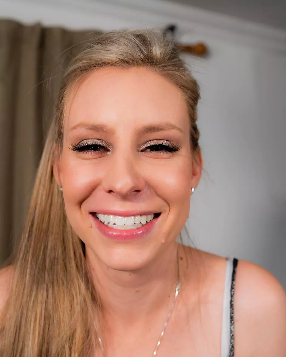 Just wanted to say Happy Wednesday to all you Milf lovers!