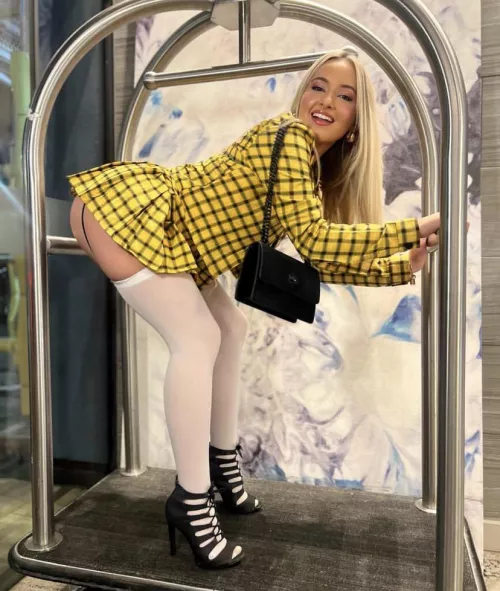 Late Halloween post but look at this filthy girl