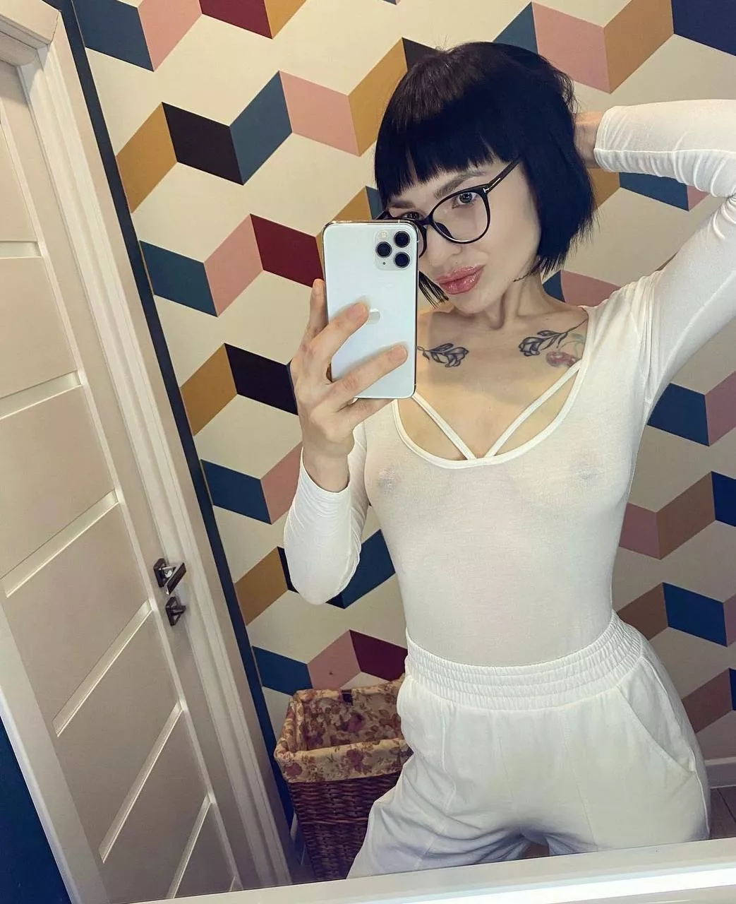 Like if you would knock me up. I wanna fuck a random redditor