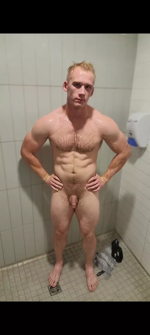 [m] 28 205lb 6' post workout nude