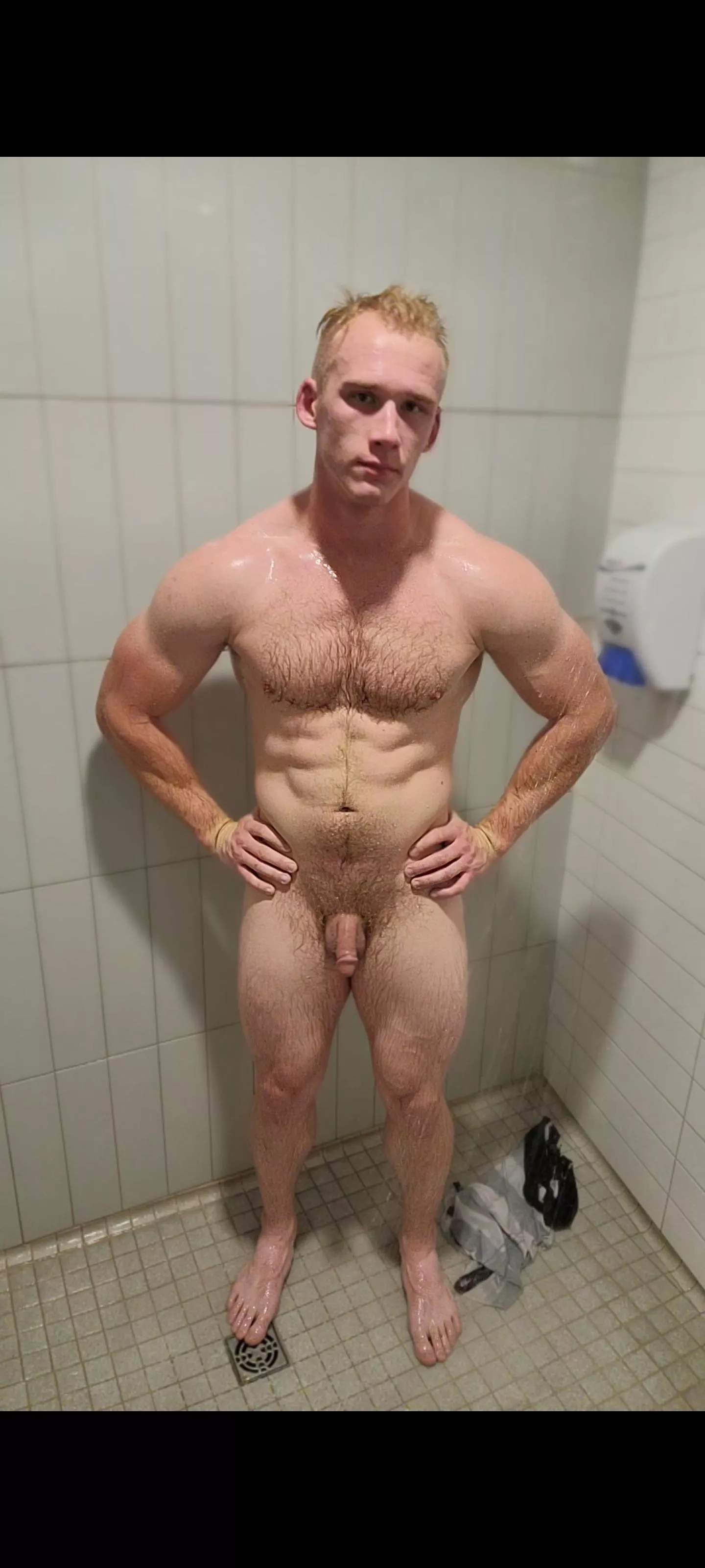 [m] 28 205lb 6' post workout nude
