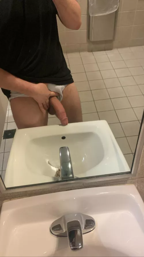 Meet me in the bathroom 🤫