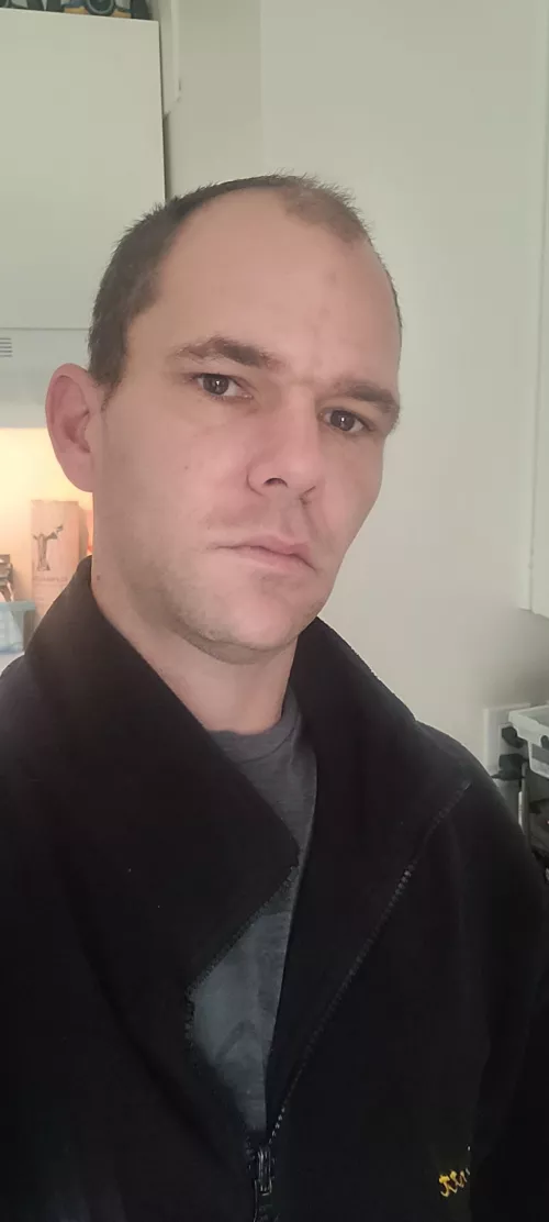 (M)(F) for naughty party for his birthday looking for couples or females