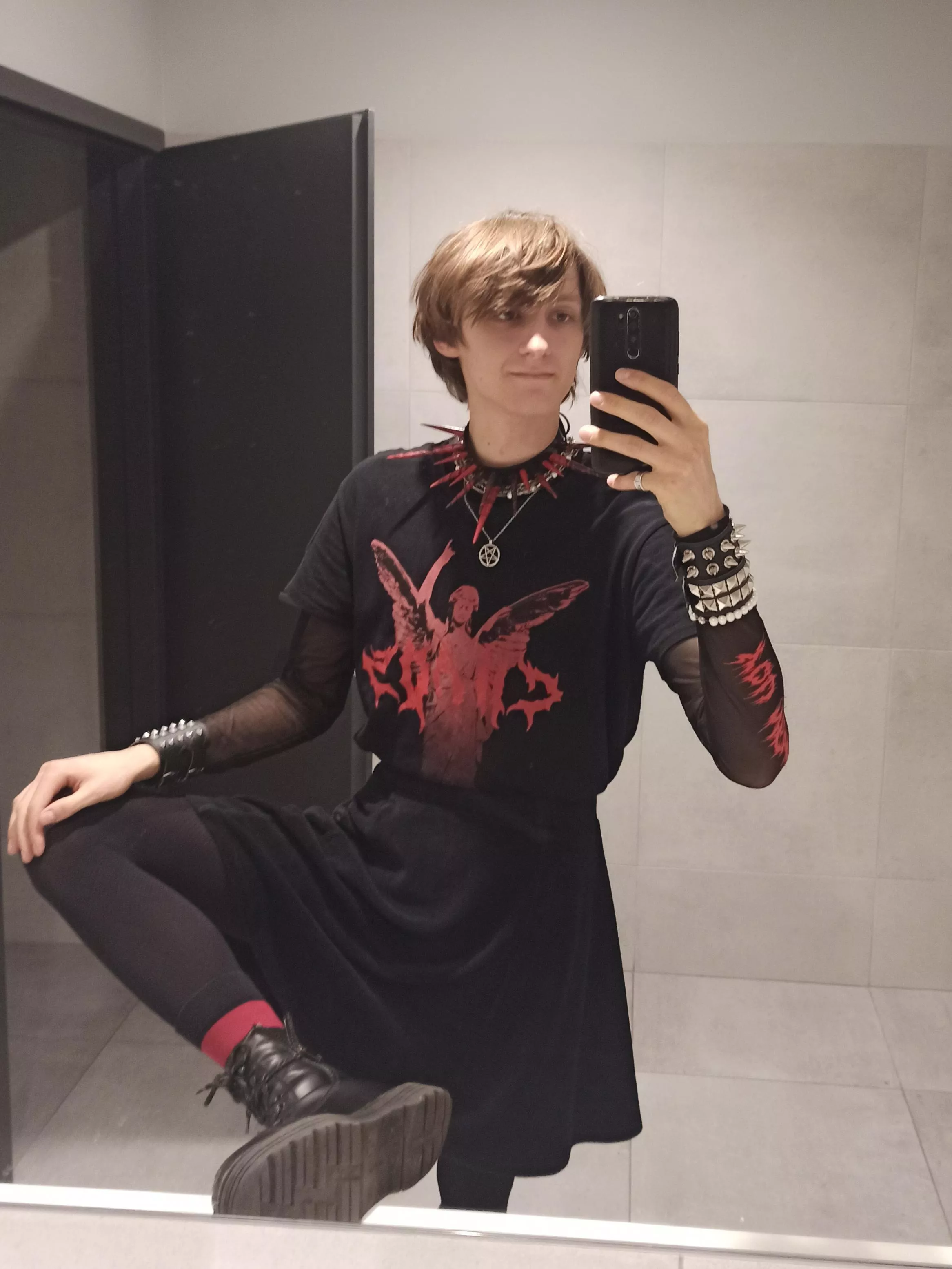 My mother said I will never look good in a skirt because I have no waistline. But maybe some of you like it :)