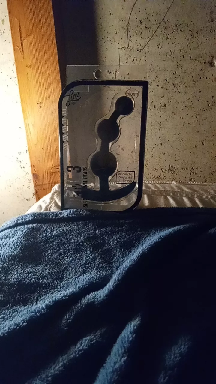 new toy! first comment gets to see it ine first🍑😉