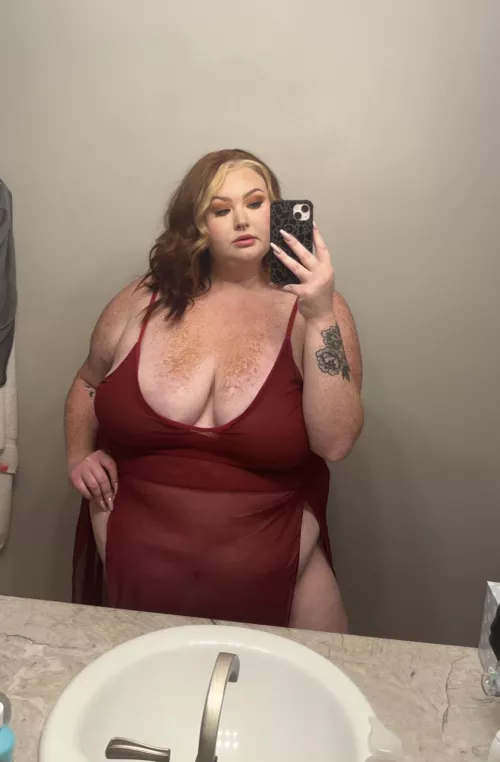 Nice enough to take home to meet your parents, naughty enough to fuck you in the bathroom while we’re there 😈