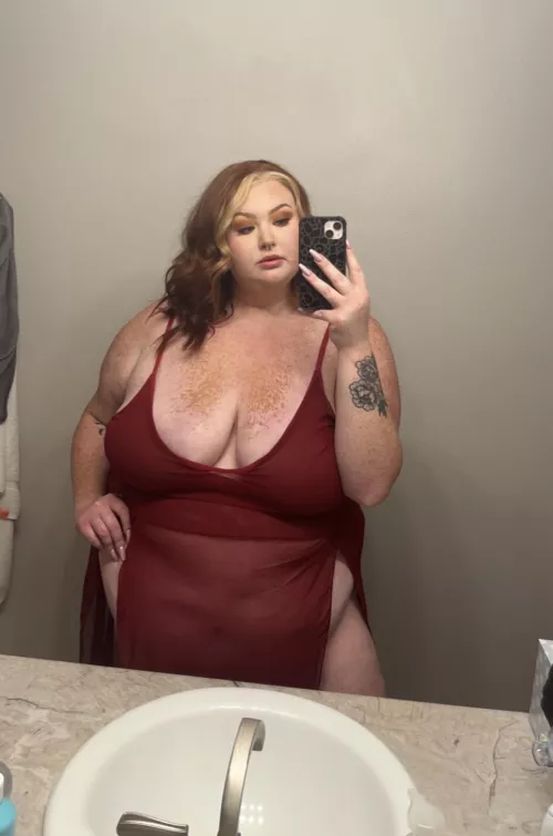 Nice enough to take home to meet your parents, naughty enough to fuck you in the bathroom while we’re there 😈