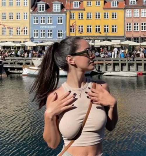 Nice tits in Nyhavn