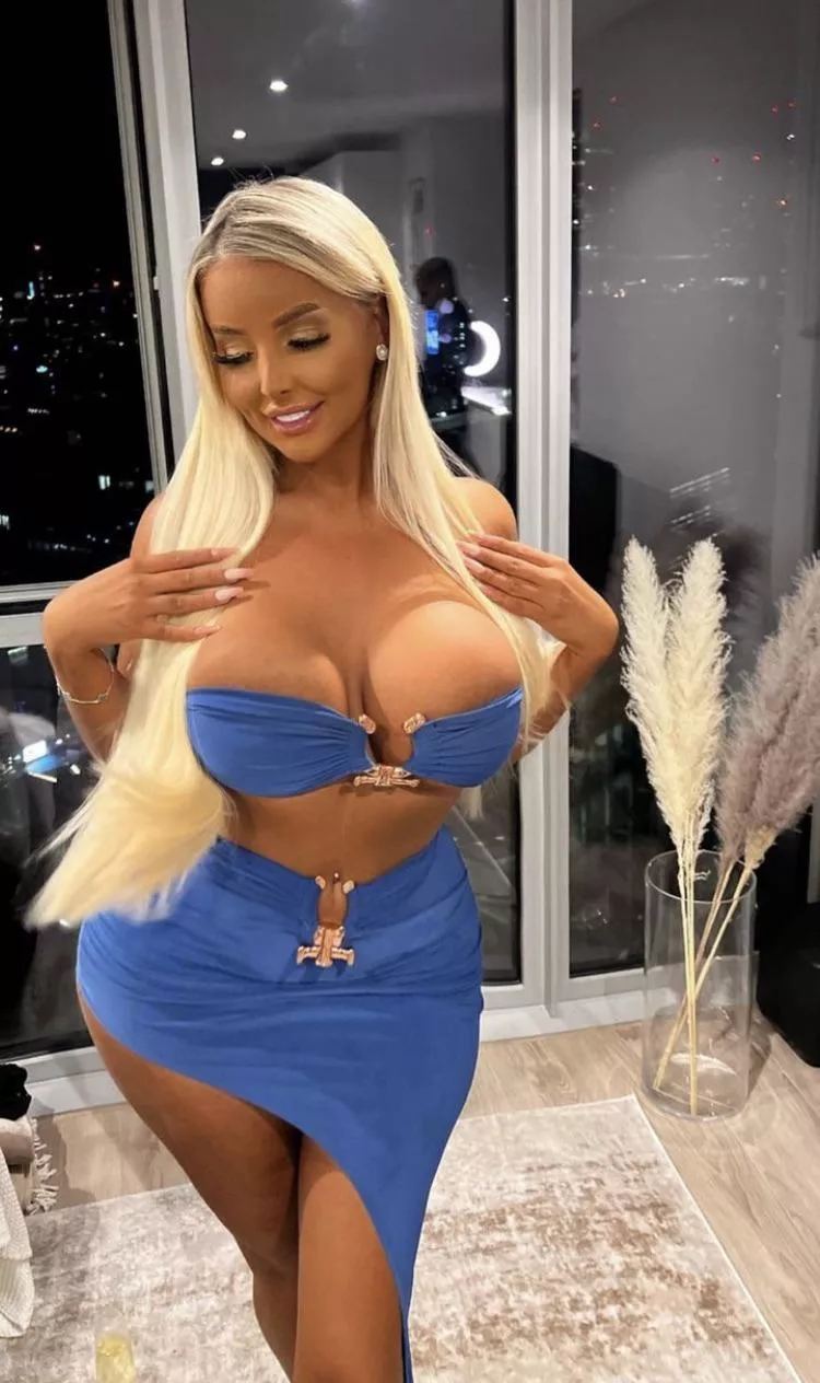 Perfect bimbo