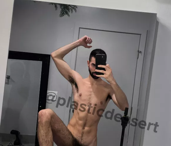 Pits and pubes on display